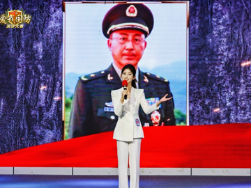 喜报！影传语言传播系李甜源同…